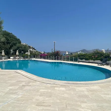 Family With Rooftop Sea Views In Yalikavak فيلة بودروم