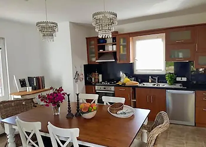 Family With Rooftop Sea Views In Yalikavak *