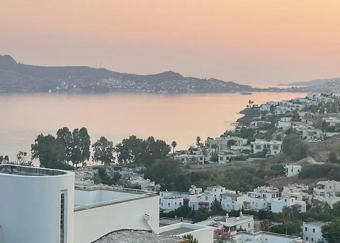 Villa Family With Rooftop Sea Views In Yalikavak *